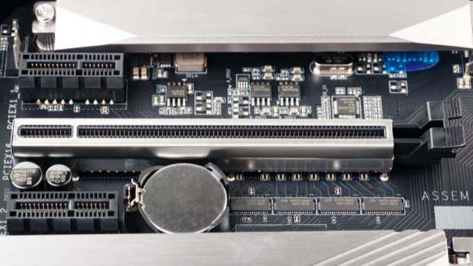 Ensure that the graphics card is properly seated in its slot on the motherboard.
Check that all power connectors to the graphics card are securely plugged in.